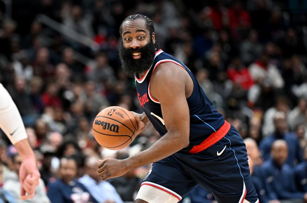 CBA官方罚单:山西外援迪亚洛竖中指侮辱性手势罚5万 主帅罚2万.