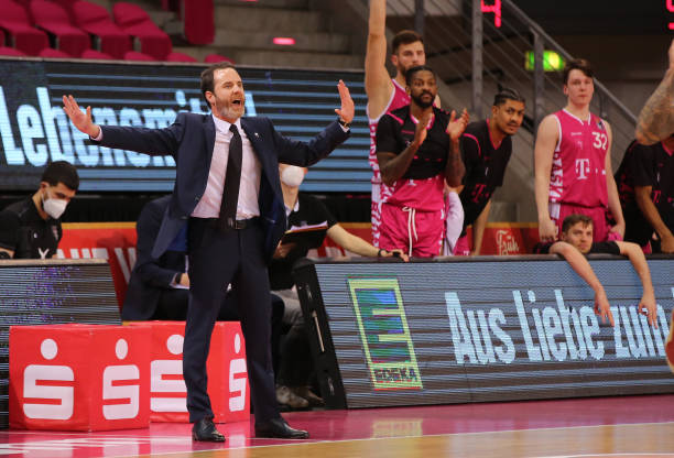 难绷！勇士首发总得分仅40分刷新历史最差纪录 此前为G2的42分