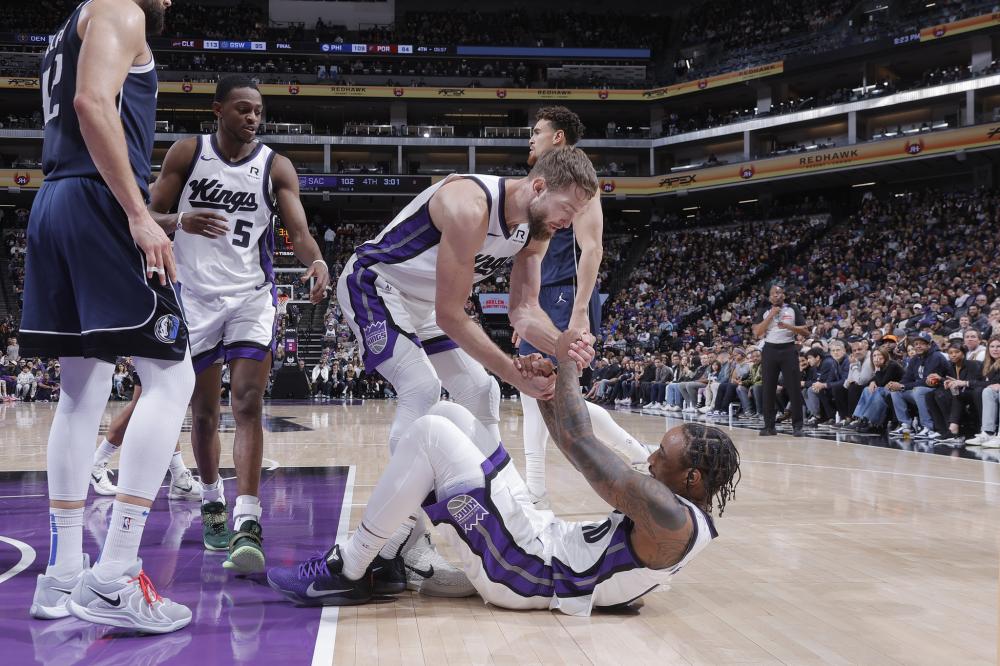 难绷！勇士首发总得分仅40分刷新历史最差纪录 此前为G2的42分